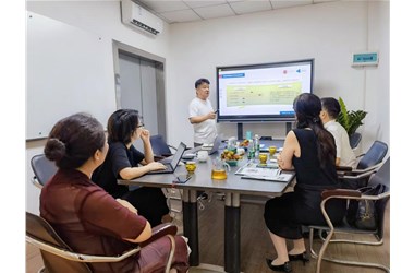 交流研討共提升！熱烈歡迎工業(yè)冷水機組設(shè)備制造企業(yè)蒞臨愛高考察交流